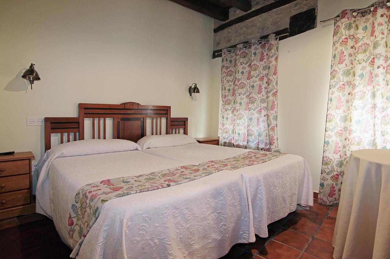 Hotel Rural Los Abuelos Montemayor de Pililla Exterior photo