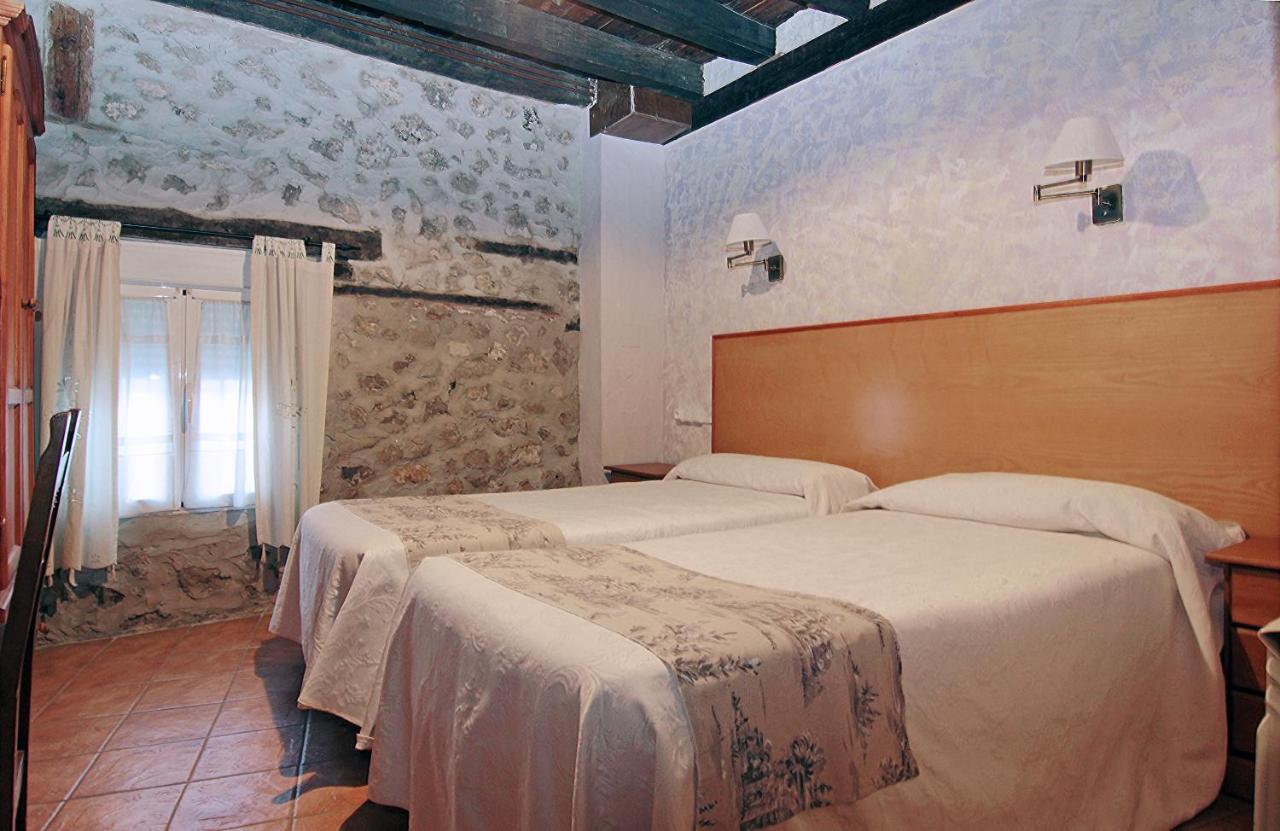 Hotel Rural Los Abuelos Montemayor de Pililla Exterior photo